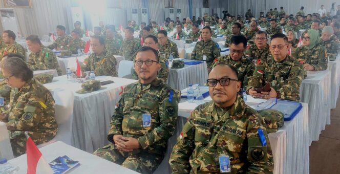
Ketua DPRD Bolsel, Arifin Olii (kiri) saat mengikuti KPPD Lemhanas.