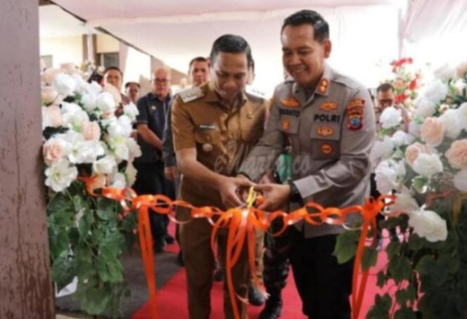
Wali Kota Kotamobagu Weny Gaib dan Kapolres AKBP Irwanto.
