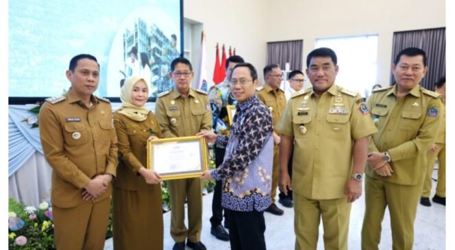 
RSUD Kotamobagu Terima Sertifikat Apresiasi BPKP Sulut