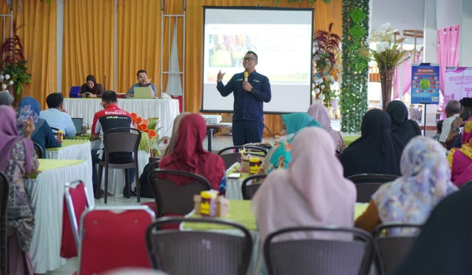 Perkuat Daya Saing UMKM Takalar, Pertamina Patra Niaga Regional Sulawesi Sosialisasi PUMK dan Edukasi Penggunaan LPG