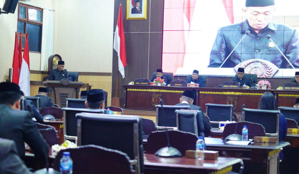Bupati dan Wabup Muba Hadiri Paripurna Penyampaian Hasil Reses III DPRD 2026