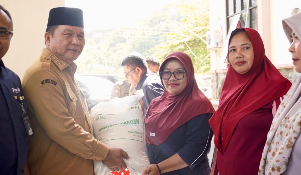 Atasi Kenaikan Harga Beras, Wabup Bolsel Launching Penyaluran Bantuan Pangan