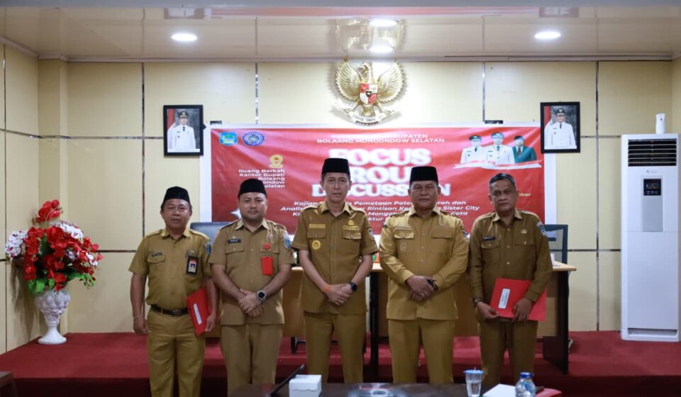 Bupati dan Wabup Bolsel Serahkan SK Plt Kadis Kominfo dan Kadis Satpol PP-Damkar